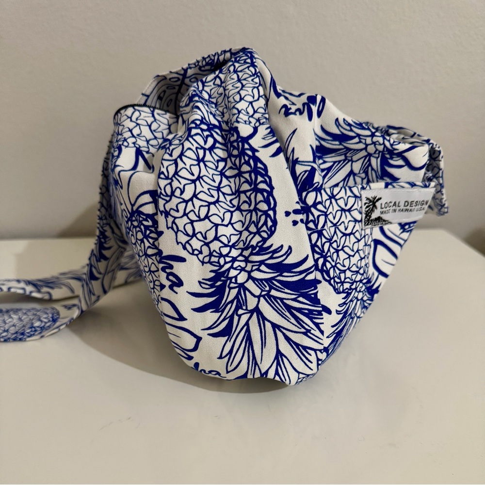 Hawaiian made cotton crossbody bag - Picture 4 of 8